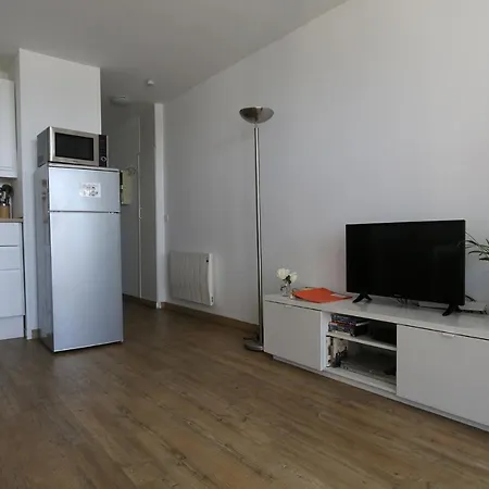Studio, Front De Avec Parking Privé
