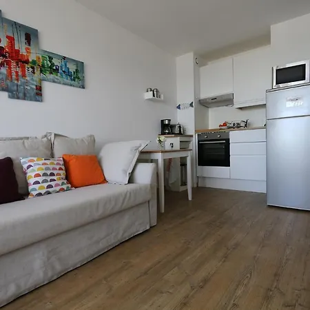 Studio, Front De Avec Parking Prive *